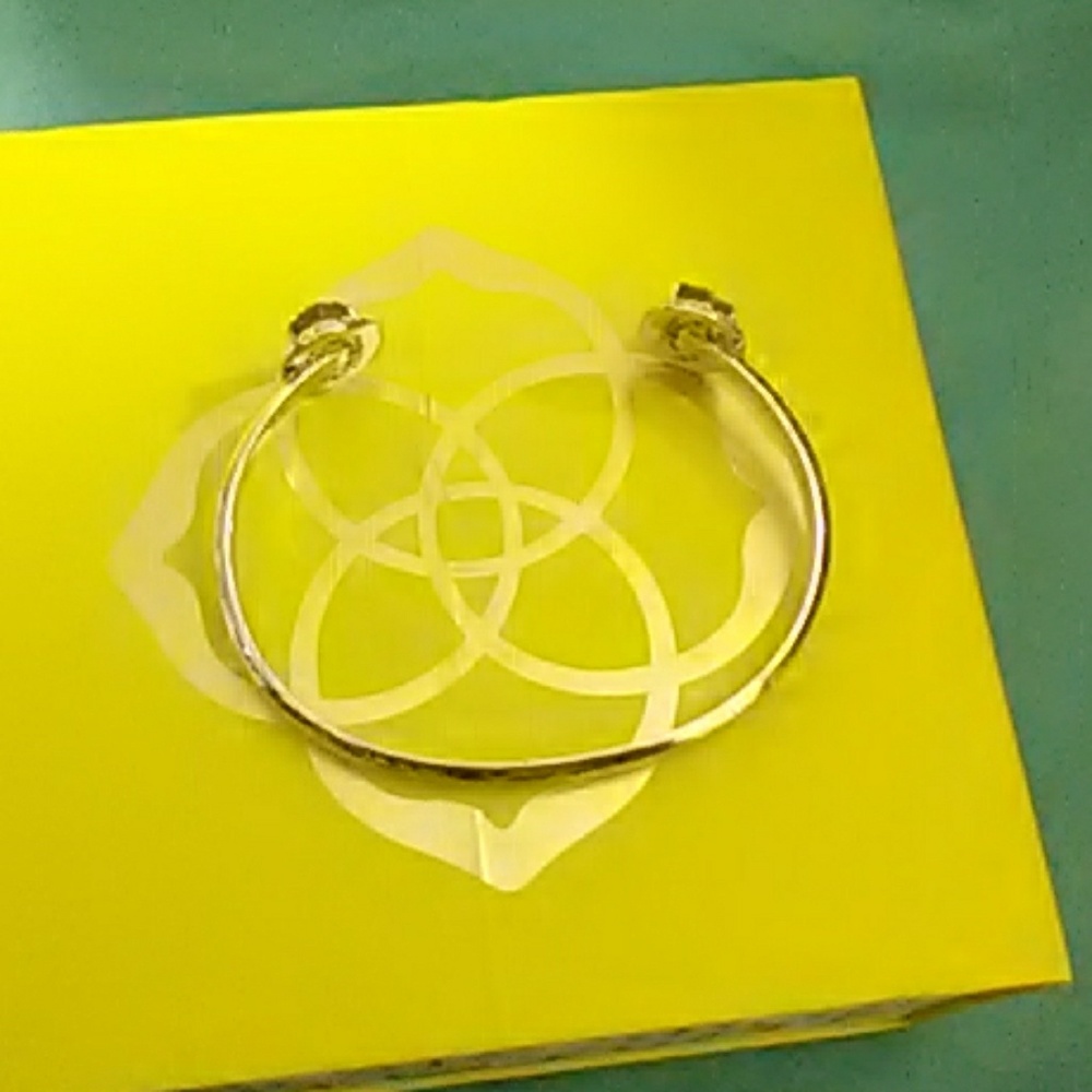 Kendra Scott - Picture 2 of 3